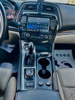 نيسان ماكسيما